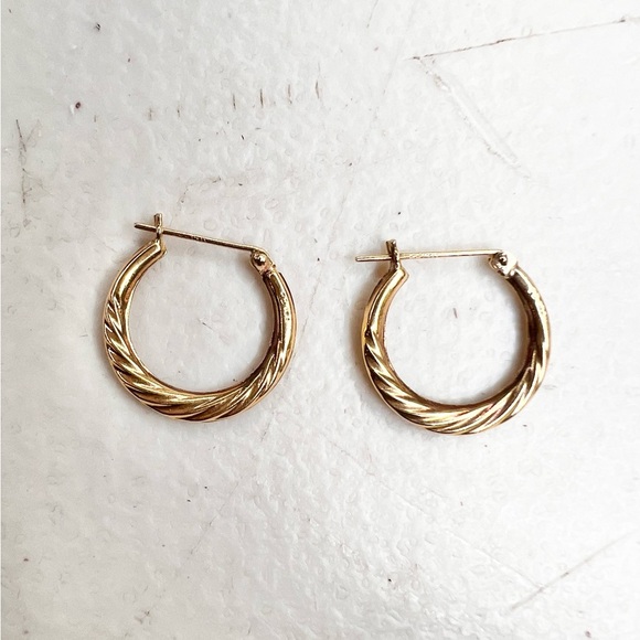 14K Pure Gold Twisted Oval Hoop Earrings - Picture 2 of 6